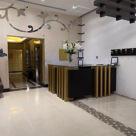 אל חובר The Palace Suites מראה חיצוני תמונה