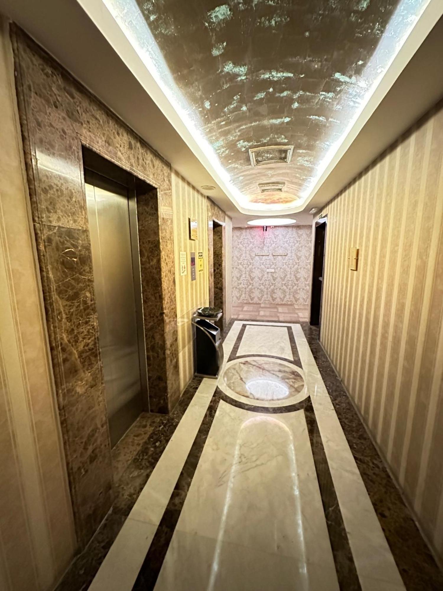 אל חובר The Palace Suites מראה חיצוני תמונה