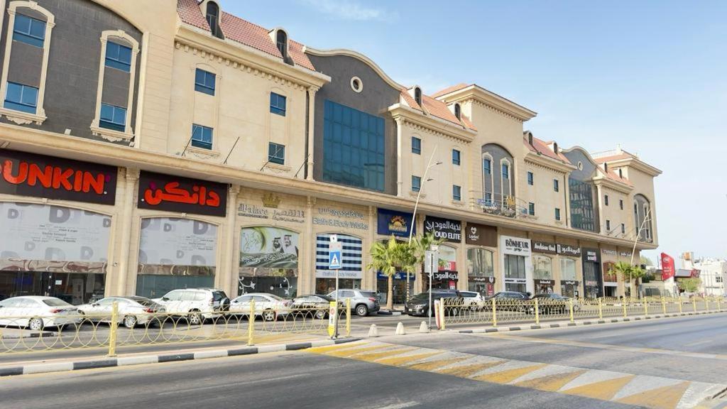 אל חובר The Palace Suites מראה חיצוני תמונה