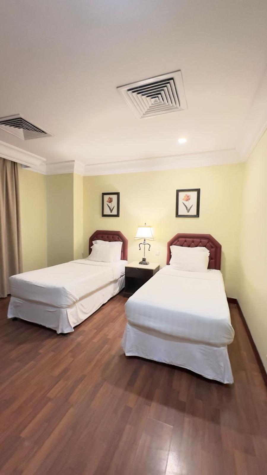 אל חובר The Palace Suites מראה חיצוני תמונה