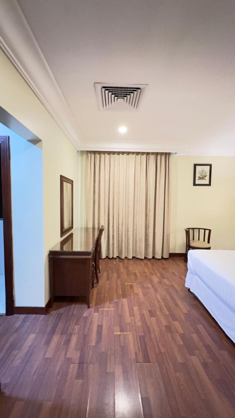 אל חובר The Palace Suites מראה חיצוני תמונה