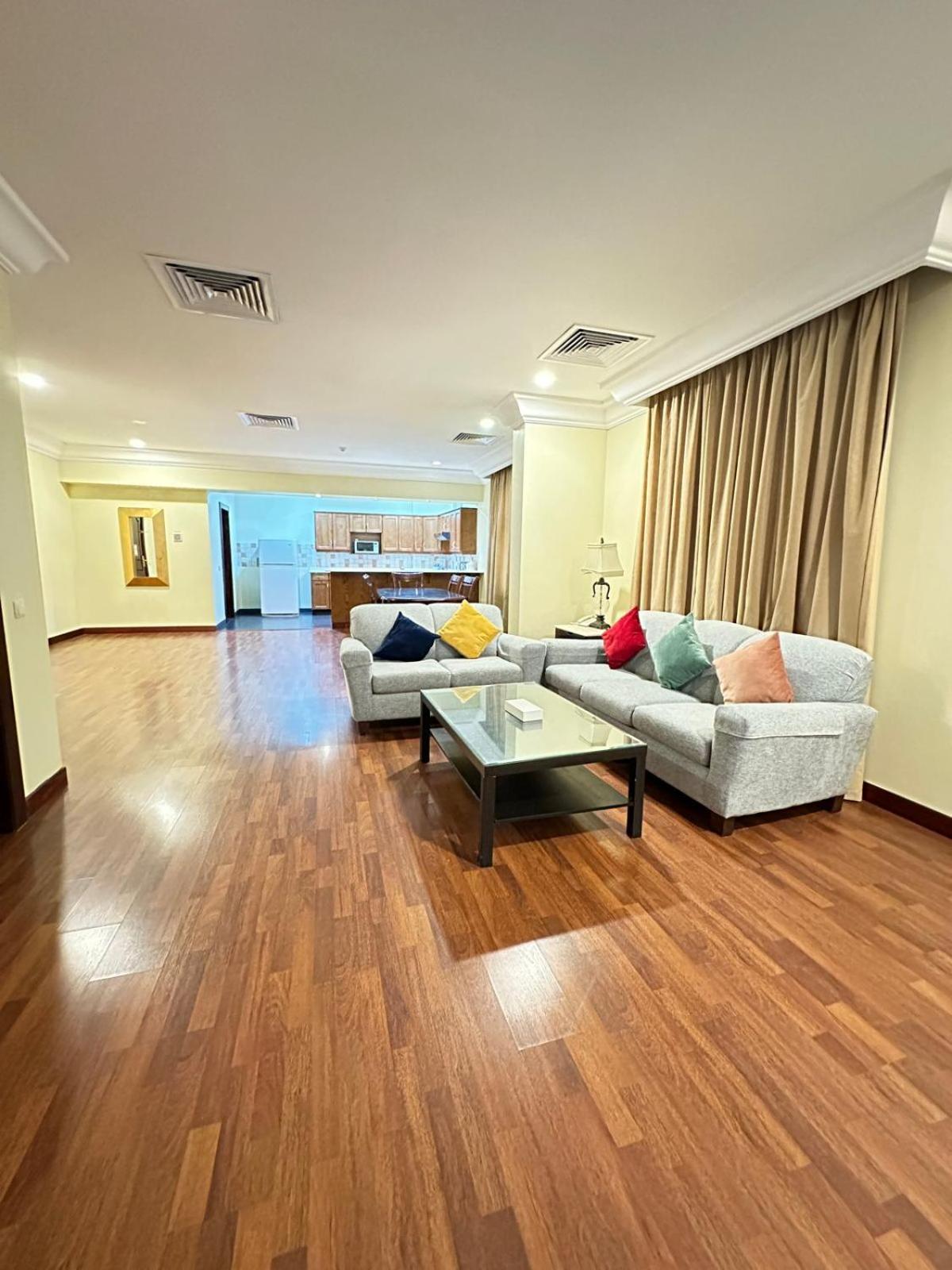 אל חובר The Palace Suites מראה חיצוני תמונה