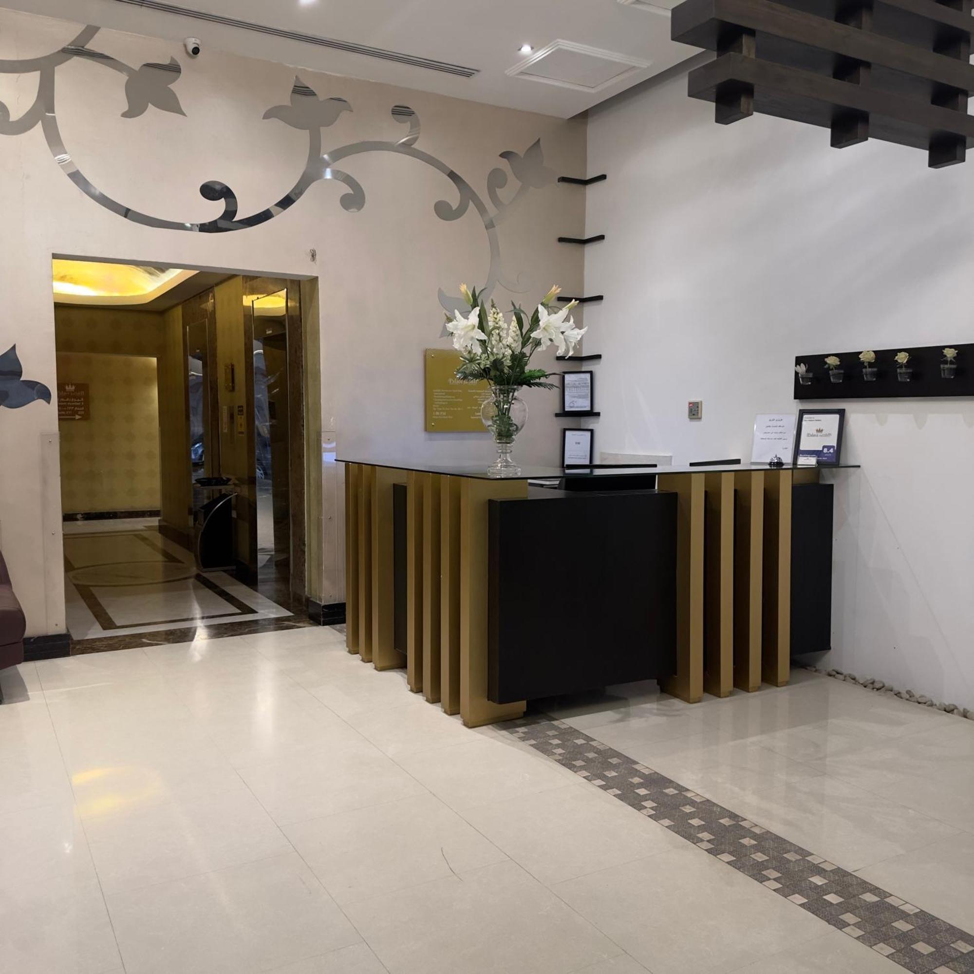אל חובר The Palace Suites מראה חיצוני תמונה